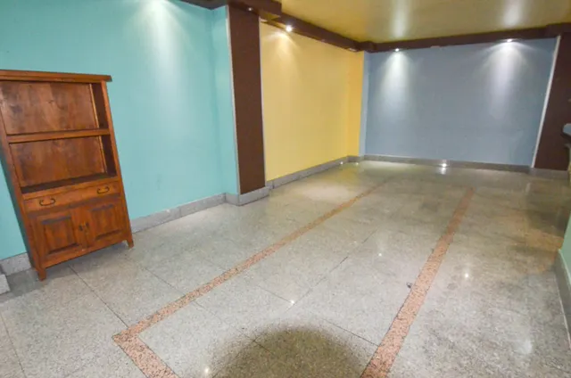 Urbis te ofrece un local en venta en zona Vidal, Salamanca. — 6