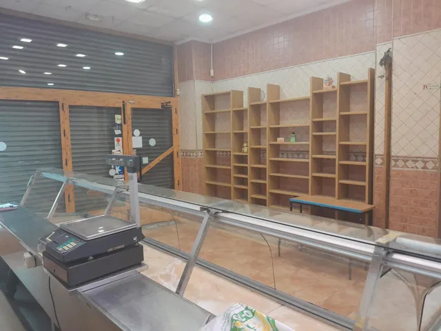 ESTUPENDO TRASPASO EN AVENIDA GREGORIO GEA — 5
