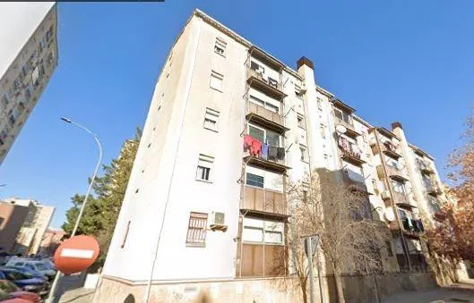 SE VENDE piso OKUPA en C PZ MIL.LENARI 28 de Terrassa, Barce - foto 3