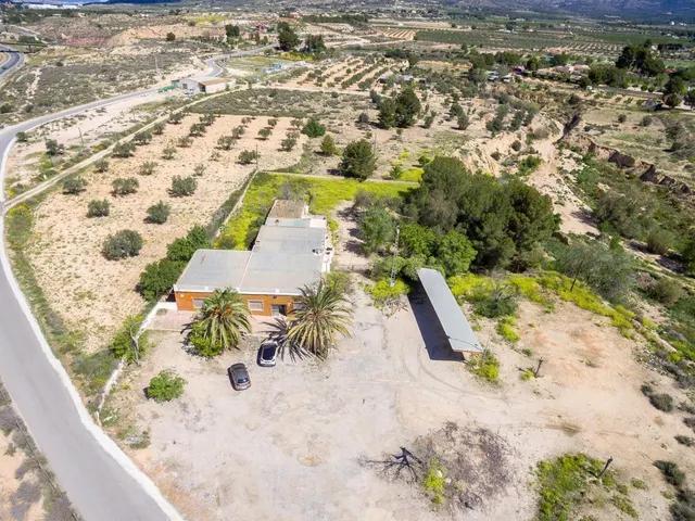 Casa de Campo en Sax - Oportunidad para Reformar.