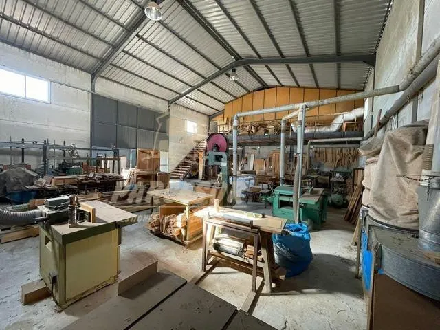 ZONA HIGUERON- Pacela de 2.500 m con NAVE de 300 m2. No hipo - foto 4
