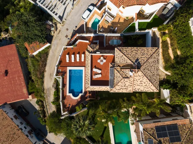 Villa en venta en Torreblanca Fuengirola con vistas al mar,  - foto 3