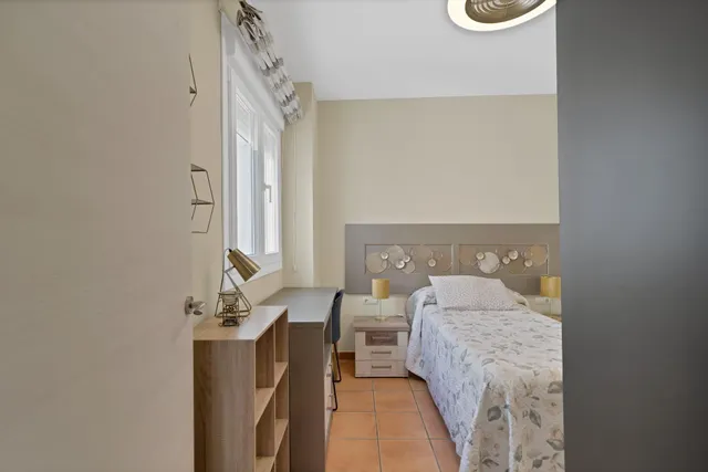 Adosado de Ensueño en Torreblanca: Luz, Espacio y Confort — 37