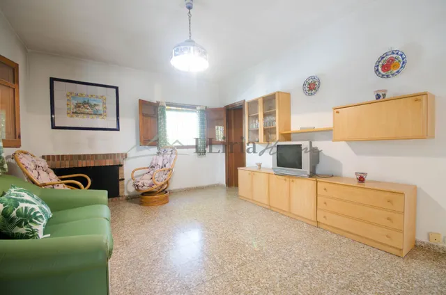 Ref. 04405.- EXCLUSIVA.- Chalet independiente con piscina en Urb. Camp Llíria. — 12