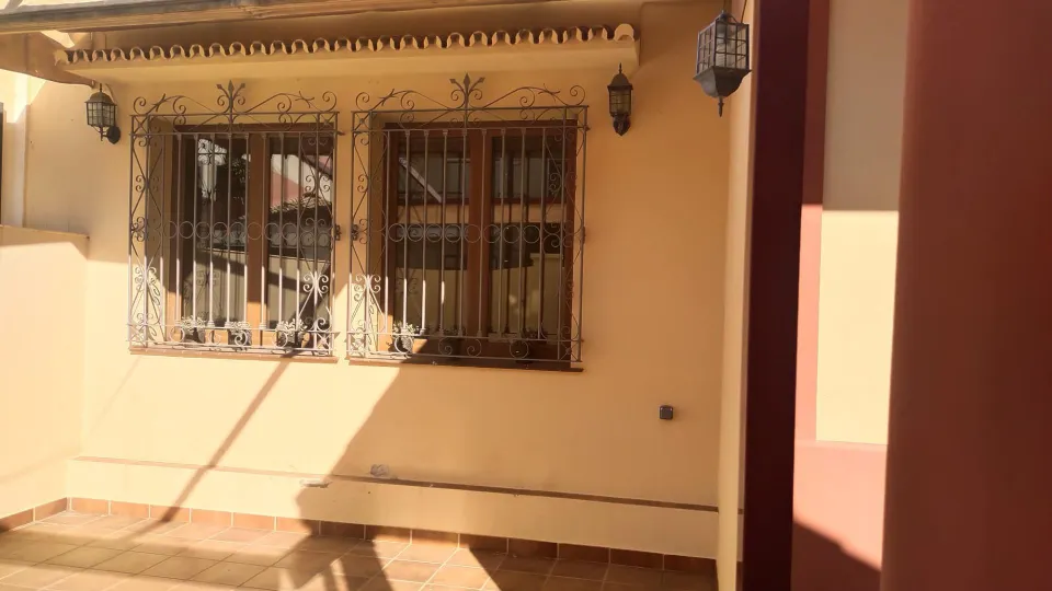 ¡Oportunidad única en Fuengirola Centro Pueblo!