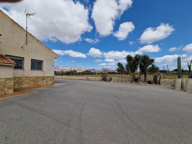 CHALET PARA ENTRAR A VIVIR EN LA ZONA estación DEL AVE — 10