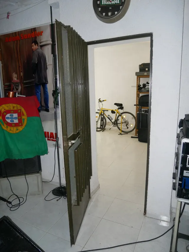Se venden naves con parcela de 2.868 m2 en Senda De los Garres — 42