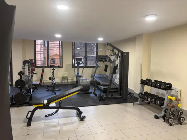 Piso EXTERIOR de 3 DORM con 2 plazas de garaje y piscina en Sanchinarro — 27