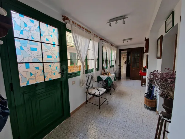 Vivienda con  Terreno de siembra, zonas de terraza y piscina. — 3