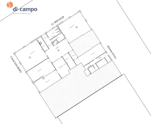 AMPLIO LOCAL EN VENTA, PASEO SAN ISIDRO, VALLADOLID. FACHADA A TRES CALLES. — 28