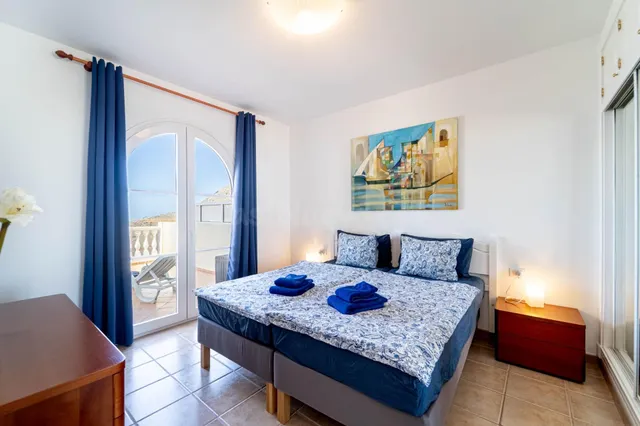 Exclusivo apartamento con amplia terraza y vistas al mar en Loma Verde — 4