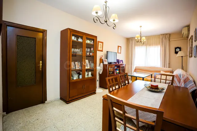 Amplio Piso en Colonia de la Paz, Córdoba - Ideal para Familias — 2