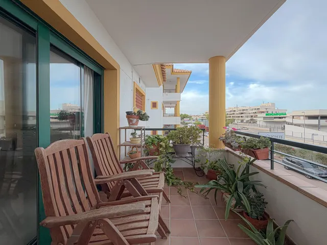 Orihuela Costa! Espectacular apartamento con amplios espacios + gran terraza con vistas despejadas y laterales al mar + Parking comunitario + Piscina comunitaria con zonas ajardinadas — 7
