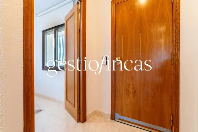 ¡Vive junto al mar en una de las zonas más privilegiadas de Cambrils! Piso con terraza y parking a pocos pasos de la playa de la Llosa en Cambrils — 13