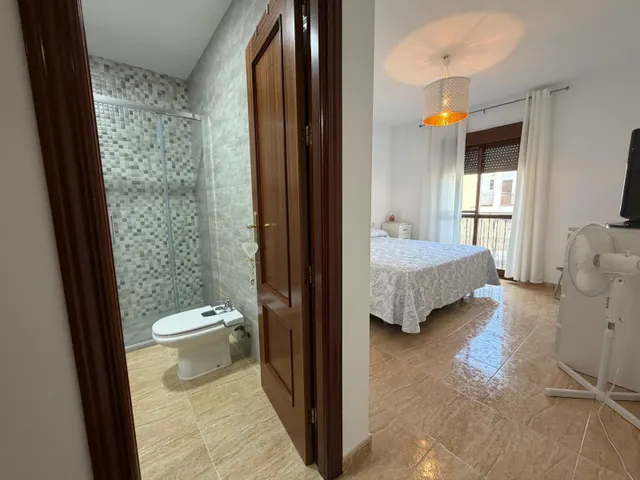¡Casa adosada con patio, garaje y sótano en La Victoria, Córdoba! — 25