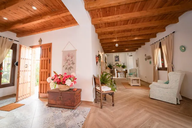 Casa de Campo Reformada en Villanueva de la Concepción: Paz, Elegancia y Vistas Únicas — 44
