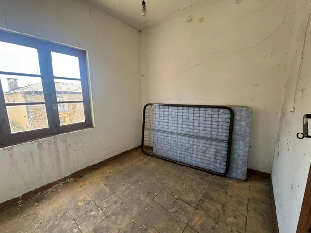SE VENDE CASA DE PIEDRA PARA REFORMAR EN CUBILLOS DEL SIL — 12