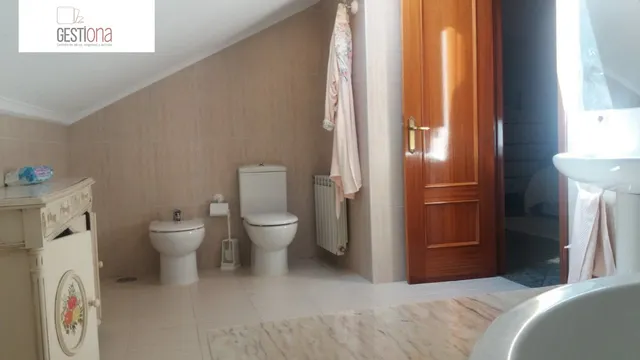EXCLUSIVIDAD Y TRANQUILIDAD A UN PASO DE LA PLAYA.ARNUERO — 49