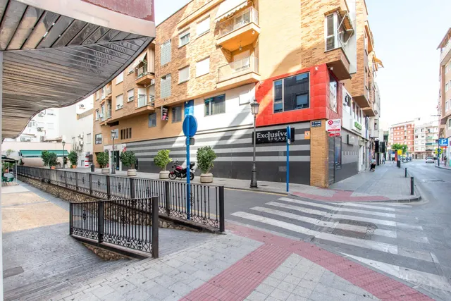 Plaza de Garaje en el Paseo Rosales — 2
