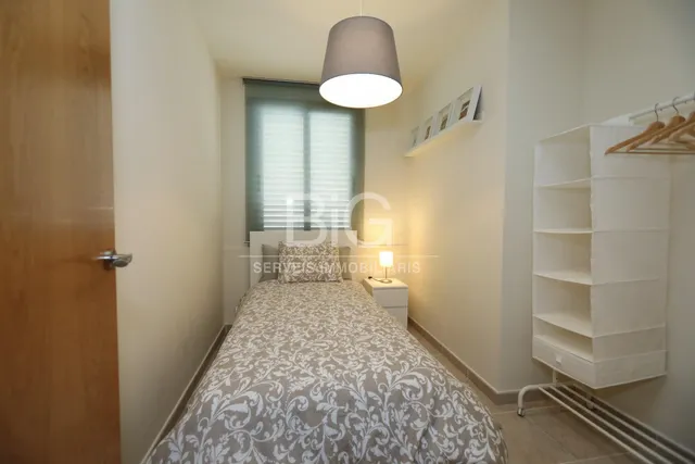 Piso amueblado de 2 hab. en alquiler — 26