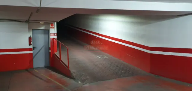 SE VENDE PLAZA DE GARAJE, EN ZONA AVENIDA DE ESPAÑA. — 4
