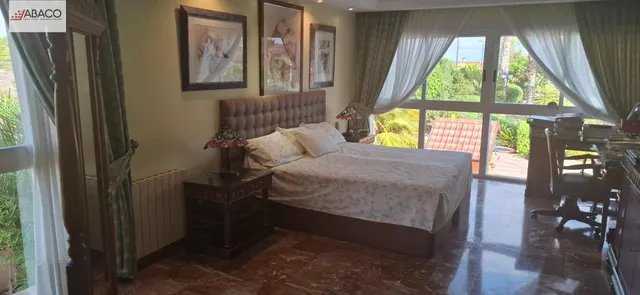 Elegante chalet con maravilloso jardín y vistas privilegiadas. — 44