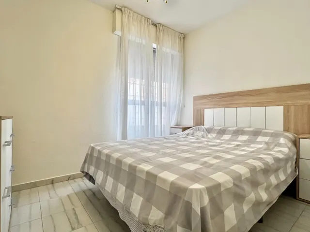 Bungalow con terraza, Alicante, Torrevieja. 2 habitaciones, 61 m2, 450 metros del mar — 13
