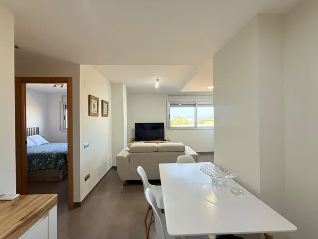 APARTAMENTO CON PISCINA COMUNITARIA Y PARKING EN JESUS I MARIA, DELTEBRE — 10