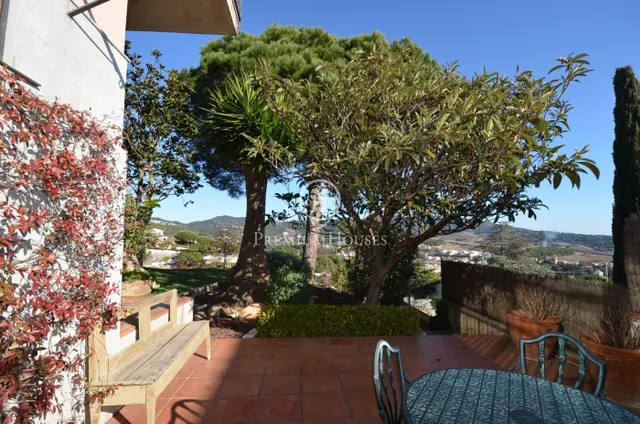 Casa con piscina en venta con vistas espectaculares en Alella — 23