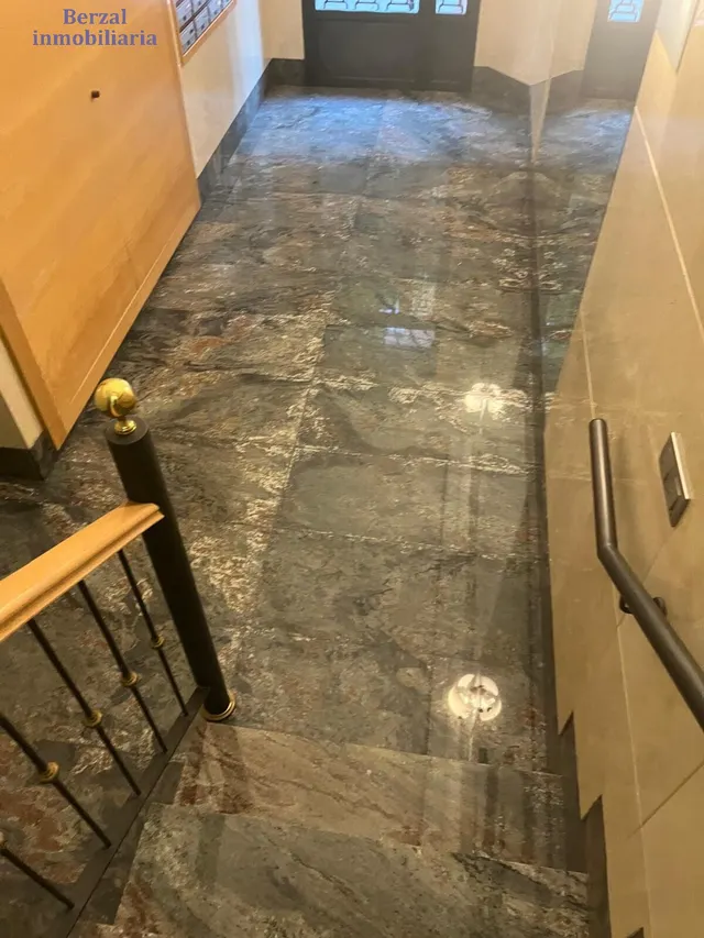 Piso de tres habitaciones en pleno centro peatonal — 30