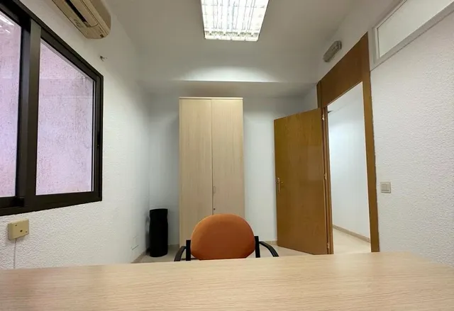 ¿Estás buscando una oficina en el paseo de Almería? — 9