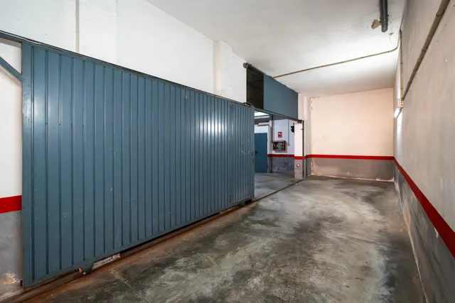 Dúplex de tres habitaciones en ZONA COLEGIOS — 23