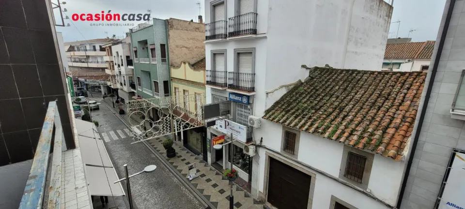 SE VENDE PISO CENTRICO PARA REFORMAR