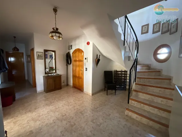 Amplia casa de campo con hangar privado y piscina — 33
