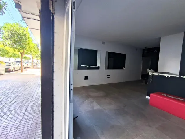 Fabuloso local comercial en la zona del Rescatado y la Biblioteca central del Marrubial (opción a adaptarlo a vivienda) — 11