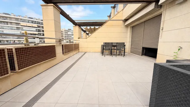 Espectacular Apartamento en Los Arenales del Sol con Vistas al Mar — 5