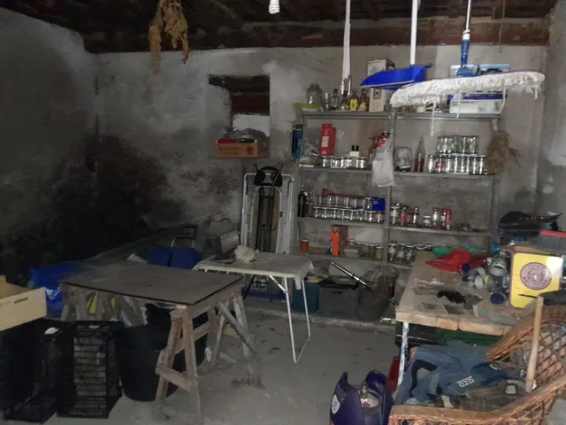 CASA CON PATIO PARA REFORMAR EN CACABELOS — 21