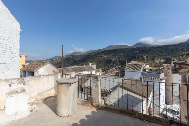 CASA PARA REFORMAR, MÁS TERRENO DE 250M2 — 34