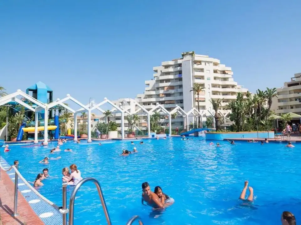 OPORTUNIDAD EN BENALBEACH