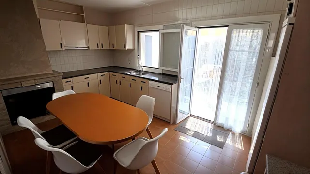 Casa amb pati i dues terrasses a 5 minuts del centre - foto 4
