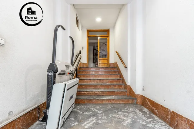 Piso de 87 m2 con 3 dormitorios en Pedro Antonio de Alarcón 27, junto a Recogidas — 4