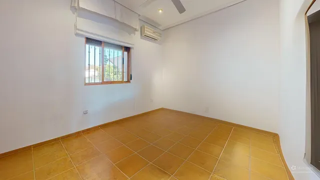 ¡¡ PARCELA EN PROINDIVISO CON VIVIENDA EN AVDA. DEL AEROPUERTO !! — 27