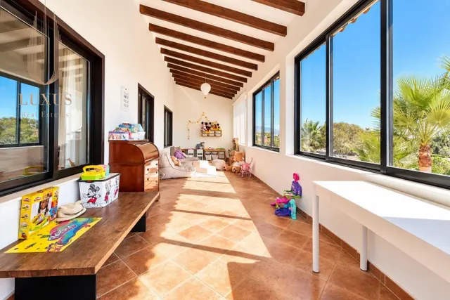 VILLA MEDITERRÁNEA CON GRAN PARCELA, PISCINA Y ESPACIO PARA TODA LA FAMILIA ☀️ — 21