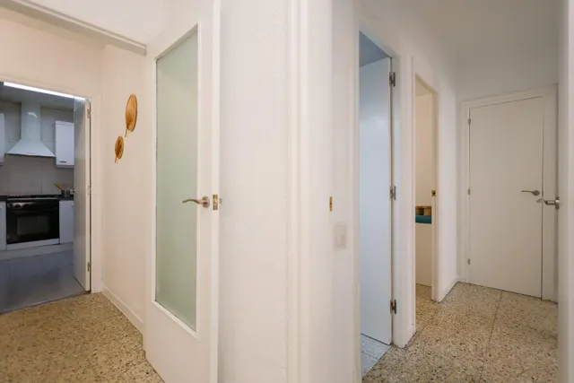 Piso en Venta en La Marina del Port - Oportunidad Única por €249,000 — 14