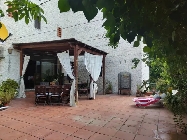 INCREIBLE CASA FAMILIAR CON SOLERA — 26