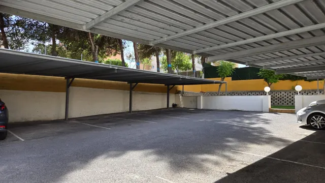 DISFRUTA DE GRAN TERRAZA DE TU ARRENDAMIENTO TEMPORAL — 44