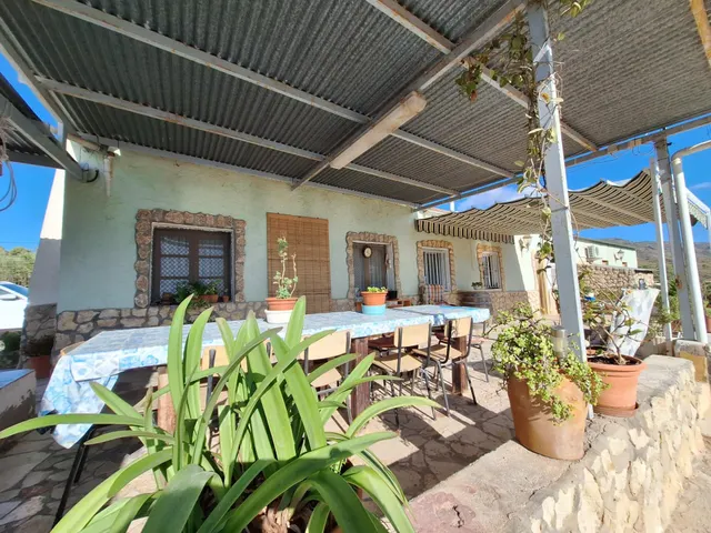 Chalet o casa de campo con piscina · 4.000 m2  · 4 dormitorios · 90 m2 para otra vivienda — 7