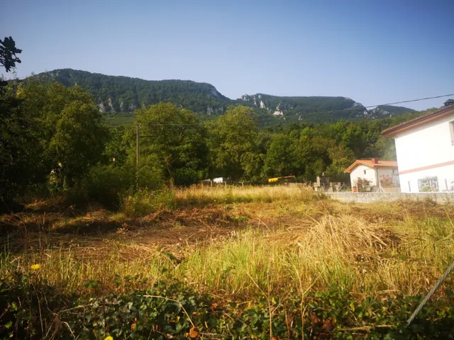 TERRENO URBANO EN VALLE DE MENA — 12
