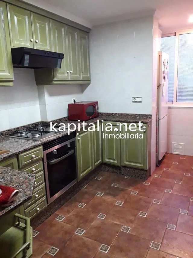 Estupendo piso a la venta en Valencia . — 2