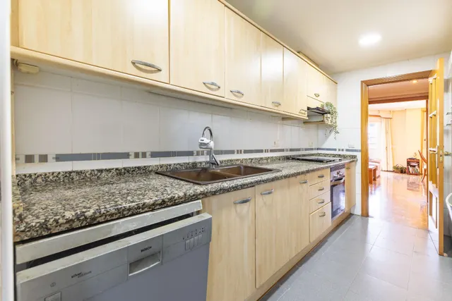 VIVIENDA CON PISCINA, PLAZA DE GARAJE Y TRASTERO — 24